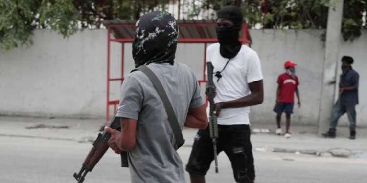 Jefe de banda amenaza con matar más de 60 rehenes en Haití tras masacre que dejo 47 muertos