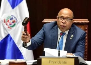 Pacheco y vocero FP protagonizan fuerte choque por distribución de comisiones legislativas