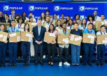 BP otorga 61 nuevas becas a jóvenes meritorios de escasos recursos