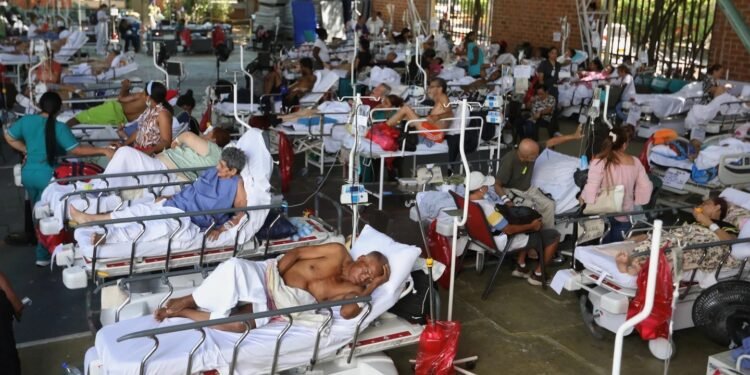 Respuesta al sismo pone a prueba al nuevo gobierno de Colombia y a rescatistas