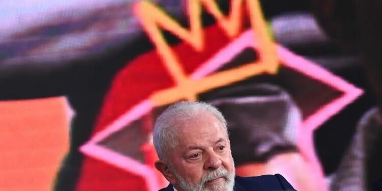 Lula dice quiere conversar con Trump para decirle no se meta en elecciones de Brasil