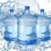 Análisis revelador muestra la calidad del agua embotellada que consumen dominicanos