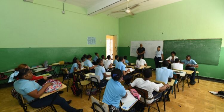 MINERD garantiza el 100 % de los docentes para el inicio del año escolar 2026-2027