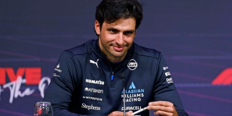 Carlos Sainz renueva con Williams contrato multianual, asegura su continuidad en la Fórmula