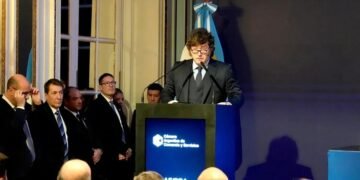 Javier Milei culpa a las feministas y al aborto de la baja natalidad en Argentina