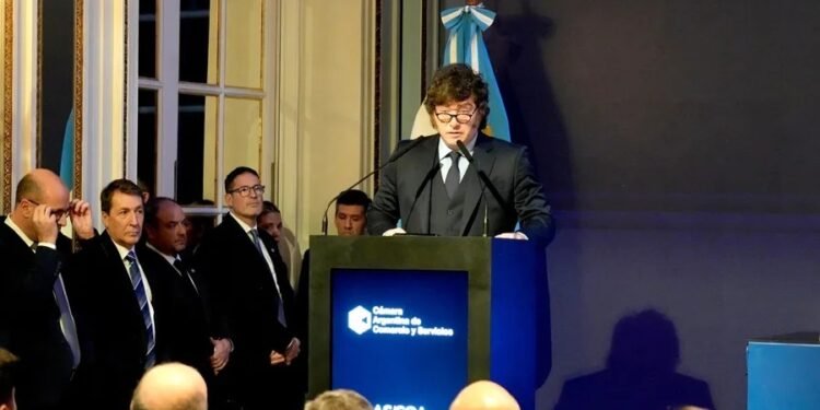 Javier Milei culpa a las feministas y al aborto de la baja natalidad en Argentina