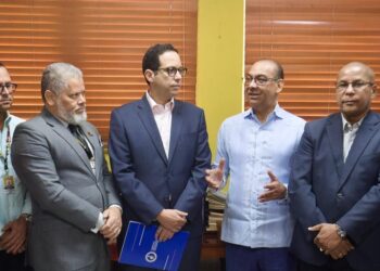 PRM presenta nuevo padrón a la JCE