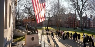 Juez desestima demanda de Trump que alega antisemitismo en Harvard