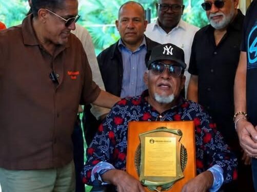 Sgacedom reconoce al cantante y compositor Ramón Torres «El Poeta»