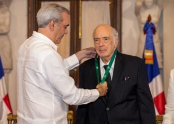 Abinader anuncia nueva sede para la Academia Dominicana de la Historia en su 95. ° aniversario