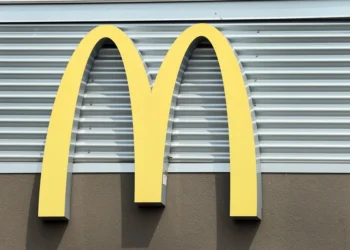 McDonald’s gana 4.345 millones de dólares en el primer semestre de 2026, un 5 % más