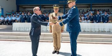 Ministro de Defensa encabeza traspasos de mando en el Ejército y la Fuerza Aérea