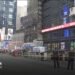 Mujer apuñala a dos personas en Times Square y es abatida por la policía