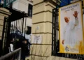 Argentina espera un milagro: fieles rezan para que la visita de León XIV traiga esperanza económica