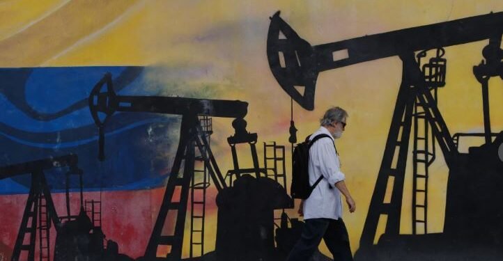 Días después de que Trump anunciara el acuerdo petrolero con Venezuela, la Casa Blanca aclara algunos detalles