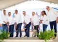 Abinader y rector de la UFHEC dan primer picazo a Plaza ARCASA en San Juan