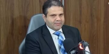 Richard Medina : Economía crece poco y empleo privado retrocede por culpa del gobierno