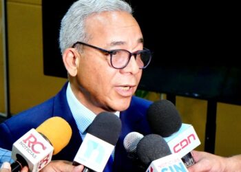 Rubén Bichara: Gobierno paga las consecuencias de años de inacción en el sector eléctrico | Video