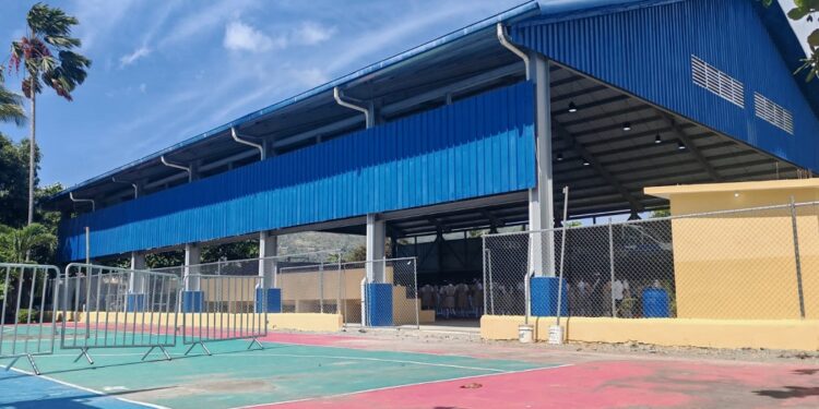 Abinader inaugura techado del Politécnico Femenino Mercedes Morel en La Vega