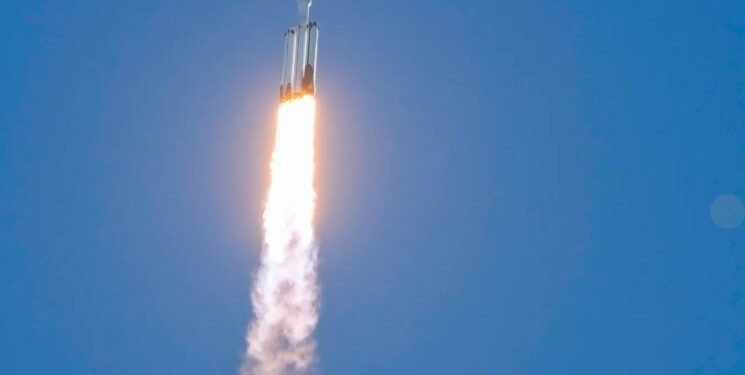 La NASA lanza el telescopio espacial más reciente en una misión para explorar el universo oculto