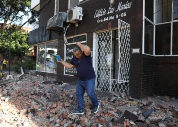 Un terremoto de magnitud 7,4 sacude el oeste de Colombia, causando graves daños