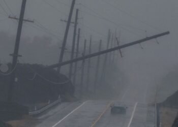 Lala es de nuevo una tormenta tropical, que trae consigo lluvias torrenciales y vientos a través de las islas hawaianas