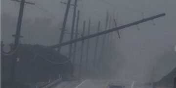 Lala es de nuevo una tormenta tropical, que trae consigo lluvias torrenciales y vientos a través de las islas hawaianas