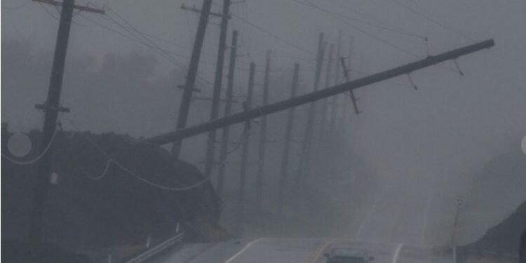 Lala es de nuevo una tormenta tropical, que trae consigo lluvias torrenciales y vientos a través de las islas hawaianas