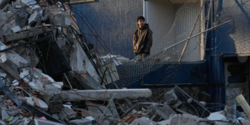 Colombia busca a más de 3.000 desaparecidos tras fuerte terremoto que causó más de 100 muertes