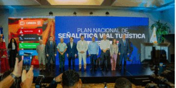 Turismo y RD Vial lanzan plan nacional de señalética turística