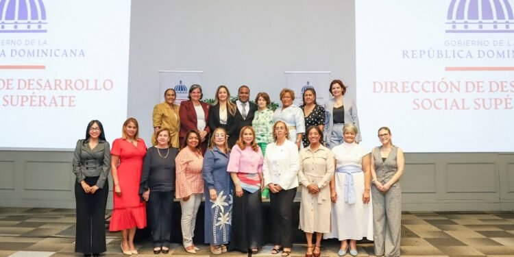 Supérate fortalece articulación territorial en materia de protección social en encuentro con gobernadoras