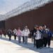 Casi seis de cada 10 migrantes liberados en la frontera eran mujeres y niños, un cambio drástico respecto de unos años antes.