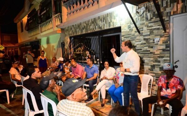 Abel Martínez denuncia mafia en deportaciones de haitianos