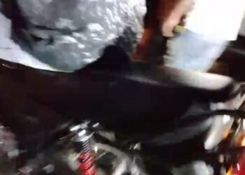 Joven muere tras impactar con poste eléctrico en La Victoria