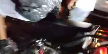 Joven muere tras impactar con poste eléctrico en La Victoria