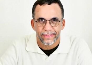 Andrés Navarro pide investigación tras lanzamiento de bombas lacrimógenas en acto político de Gonzalo
