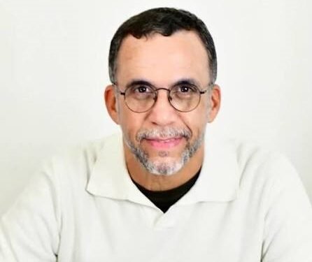 Andrés Navarro pide investigación tras lanzamiento de bombas lacrimógenas en acto político de Gonzalo
