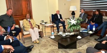 Fructífera reunión de trabajo del bloque parlamentario del PLD con Danilo Medina y Johnny Pujols