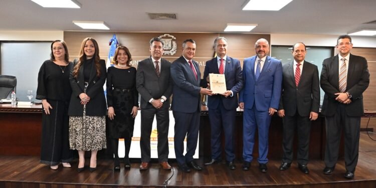 IIDH/CAPEL presenta estudio sobre la abstención electoral solicitado por la JCE