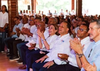 Carolina Mejía consolida respaldo político en Ocoa con juramentación de estructura