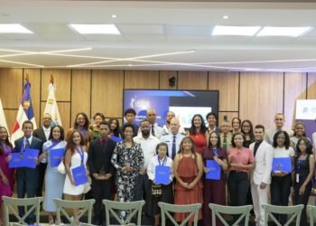 Digev destaca liderazgo y participación de estudiantes en primera edición del Premio Líderes de Impacto 2026