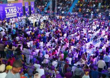 Barahona se tiñe de morado: Danilo Medina encabeza masiva asamblea del PLD y juramenta a cientos de nuevos miembros