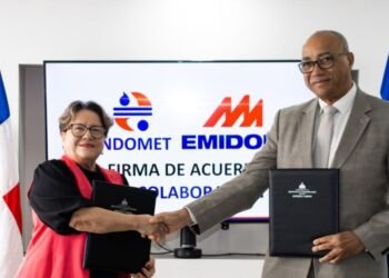 Emidom e Indomet firman acuerdo para instalar tres estaciones meteorológicas automáticas en Pedernales