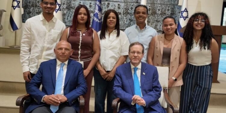 Apolo 27 de INTEC hace historia al ganar el Premio a la Innovación de ILAN en ISRAEL