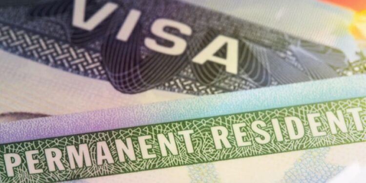 Nuevas medidas otorgar residencia en USA afectarán a millones de personas, entre ellas miles de dominicanos