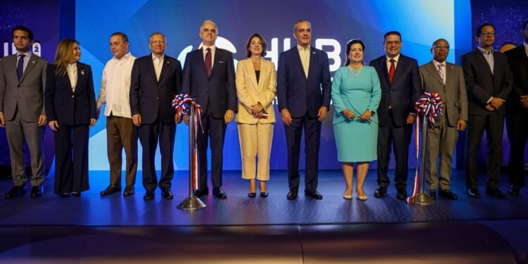 De Camps valora lanzamiento de AWS entrena RD para fortalecer competencias digitales
