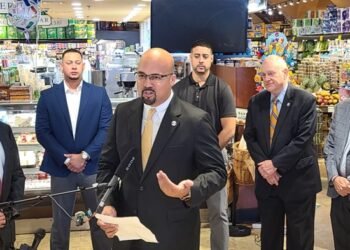 Presidente de supermercados en NYC demanda al al calde Zohran Mamdani