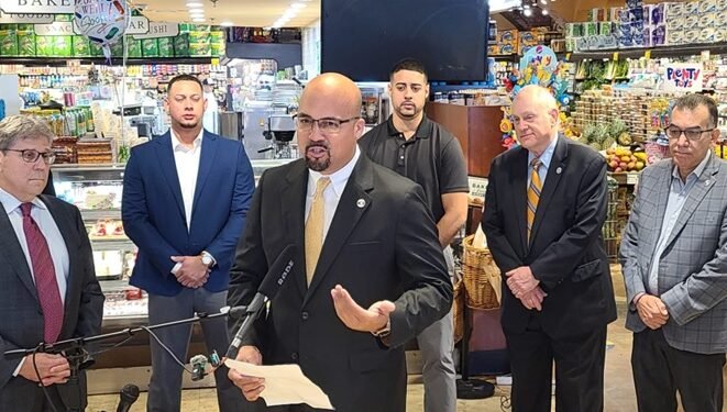 Presidente de supermercados en NYC demanda al al calde Zohran Mamdani