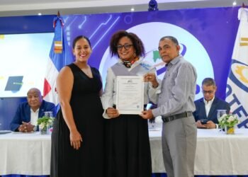 Certifican a 65 periodistas formados en Comunicación Estratégica en Salud