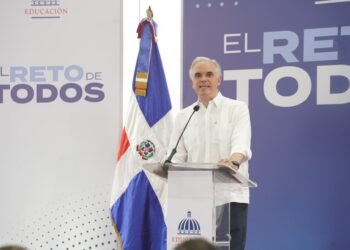 Gobierno entrega techado en Cambita Garabito en beneficio de más de 700 estudiantes